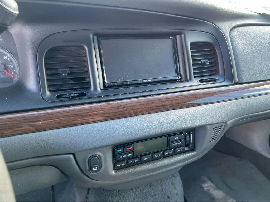 used 2005 Ford Crown Victoria car