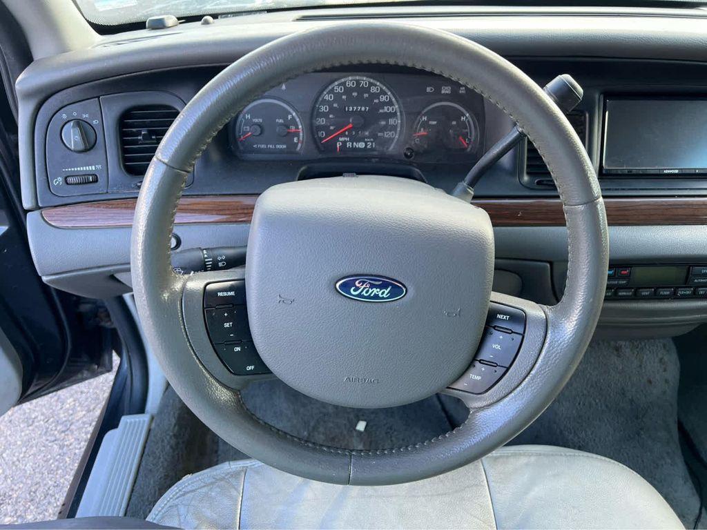 used 2005 Ford Crown Victoria car