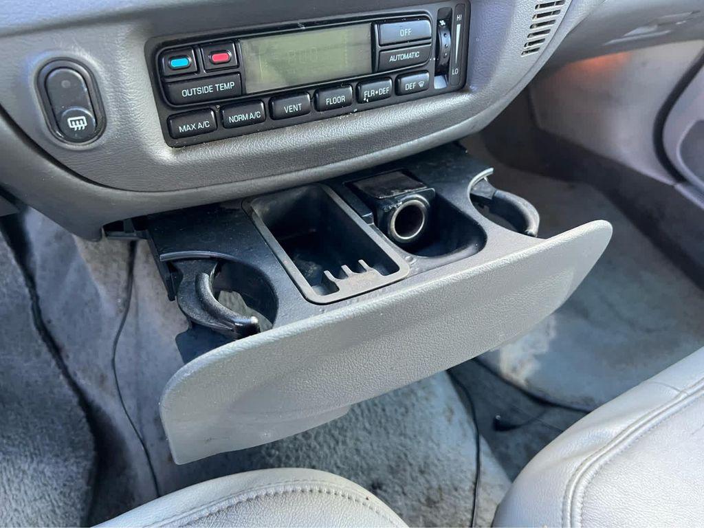 used 2005 Ford Crown Victoria car