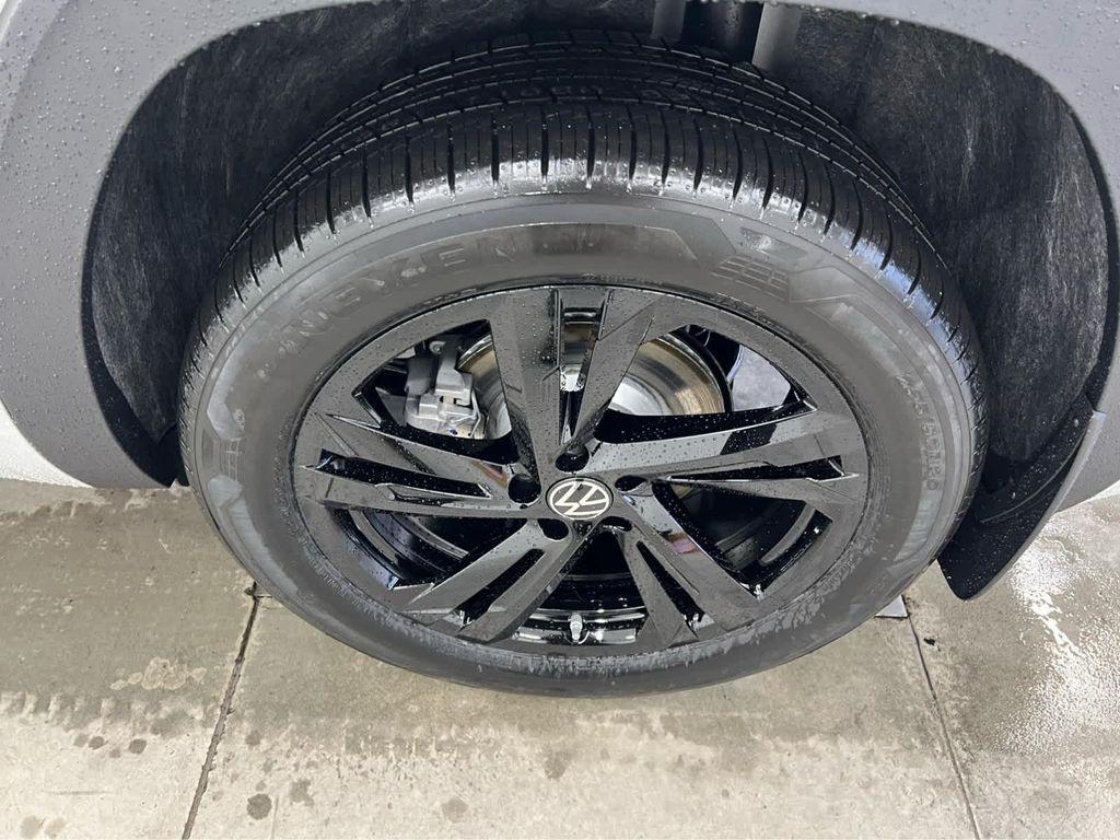 new 2026 Volkswagen Atlas Cross Sport car, priced at $52,264