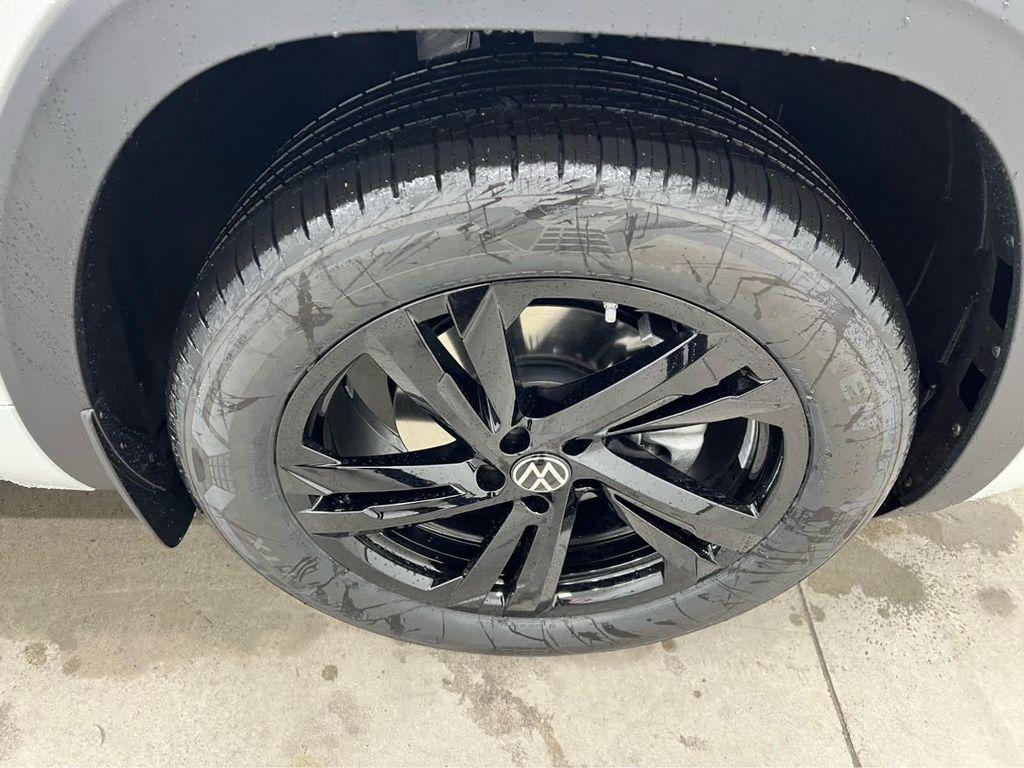 new 2026 Volkswagen Atlas Cross Sport car, priced at $52,264