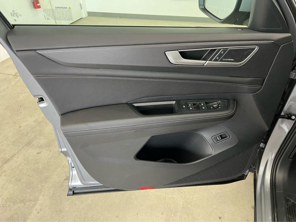 new 2026 Volkswagen Atlas Cross Sport car, priced at $55,001