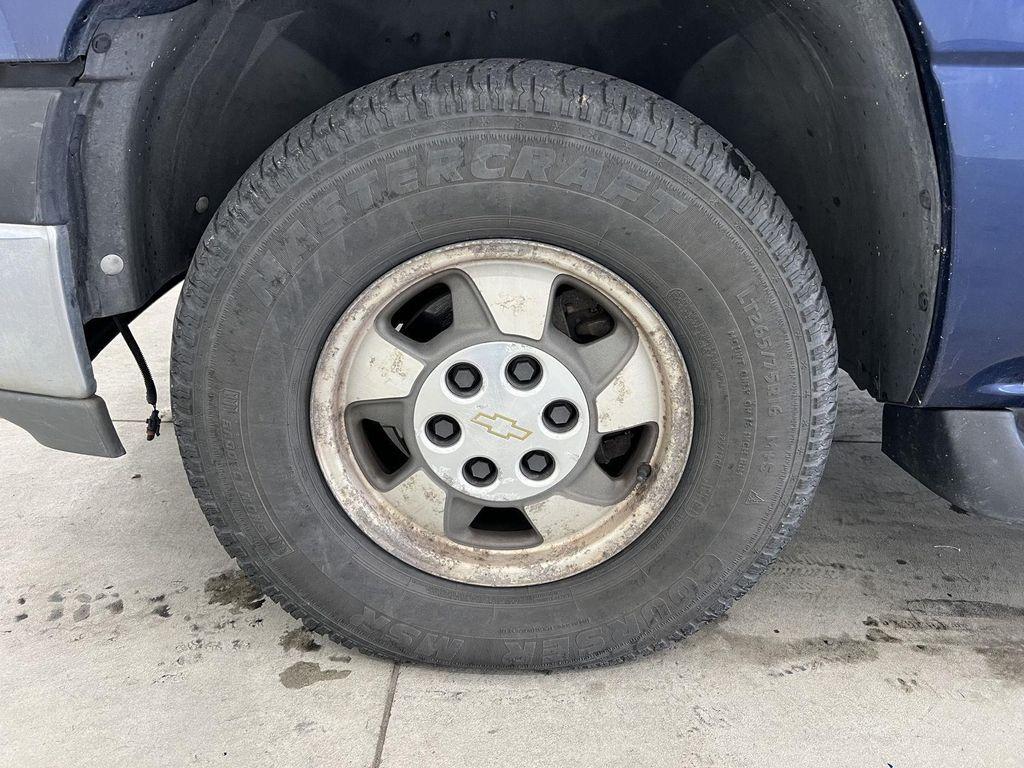 used 2001 Chevrolet Suburban car, priced at $4,997