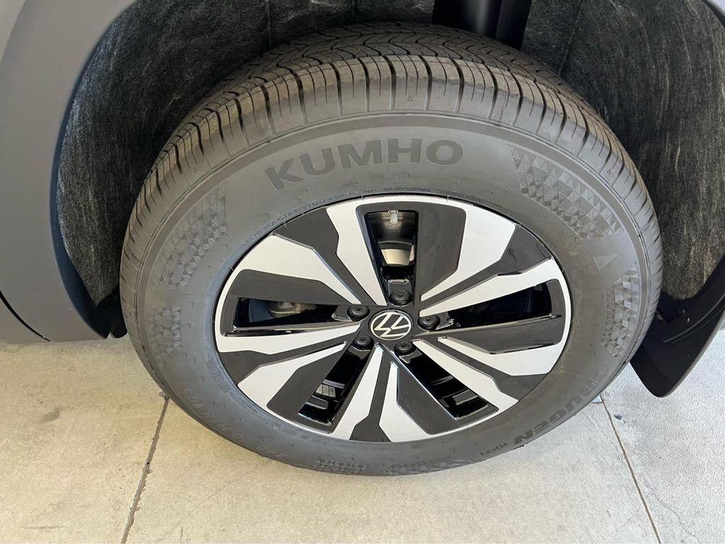 new 2026 Volkswagen Atlas car, priced at $42,504