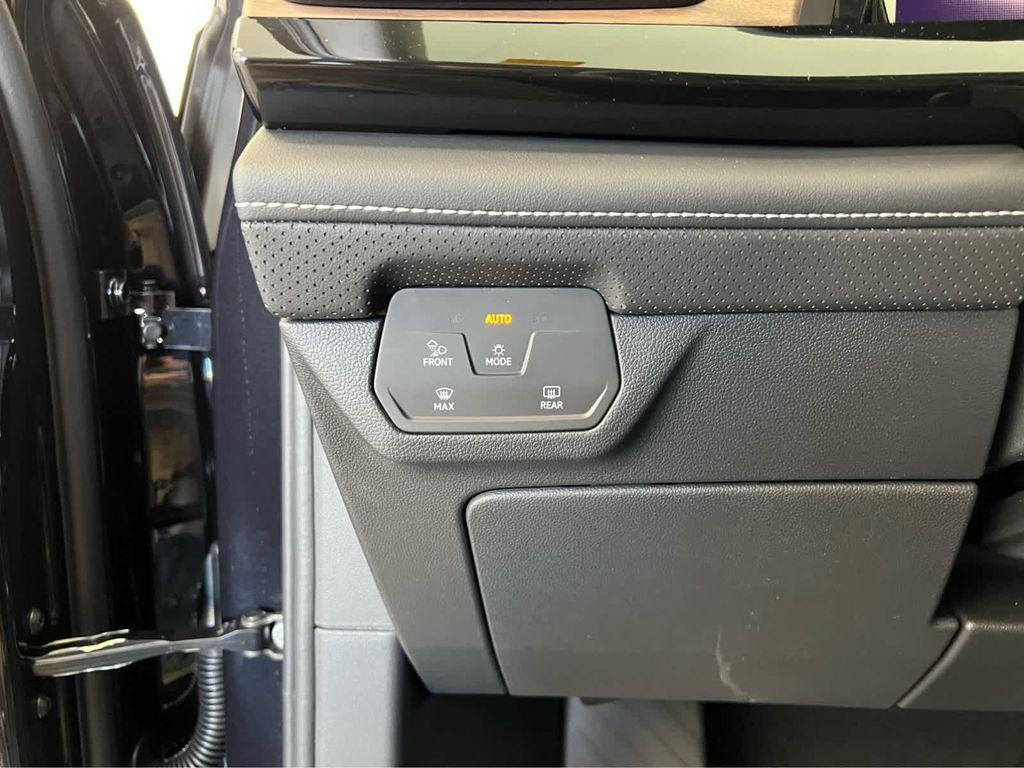 new 2026 Volkswagen Atlas car, priced at $42,504