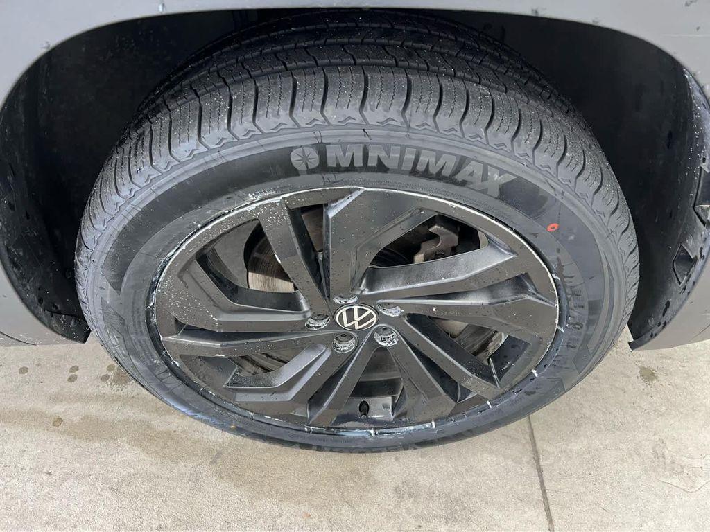 used 2021 Volkswagen Atlas car, priced at $18,009