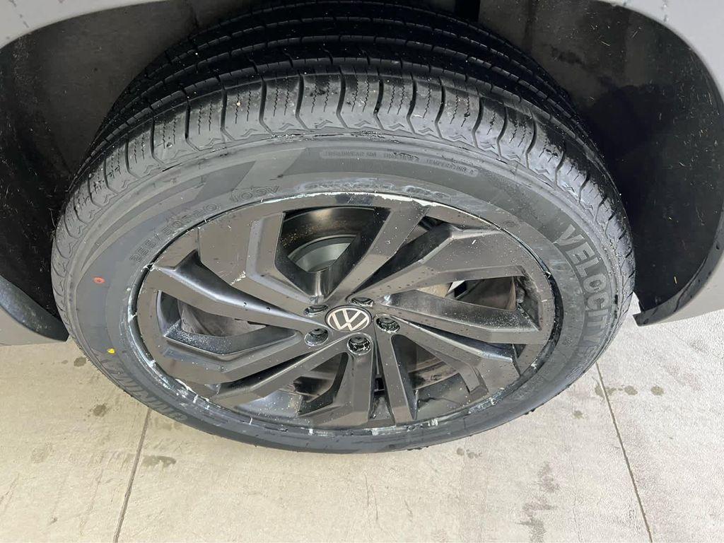 used 2021 Volkswagen Atlas car, priced at $18,009