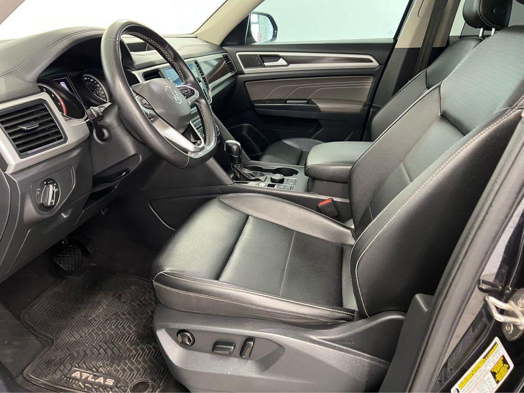 used 2021 Volkswagen Atlas car, priced at $18,009