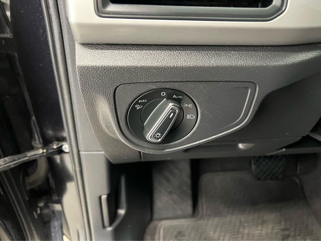 used 2021 Volkswagen Atlas car, priced at $18,009