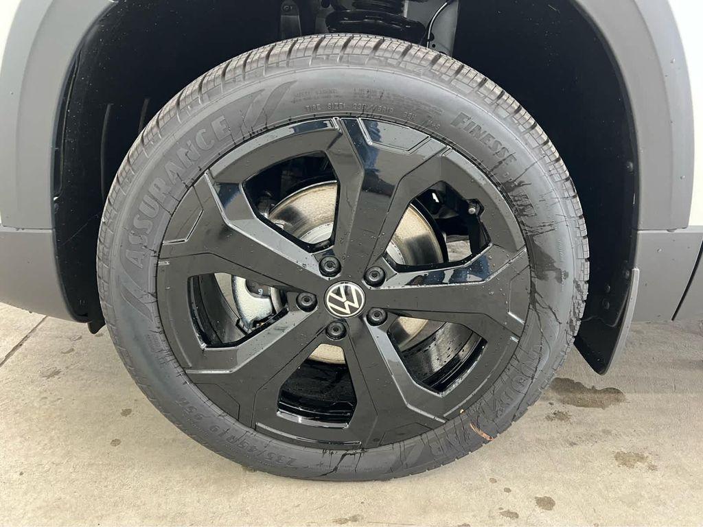 new 2026 Volkswagen Taos car, priced at $37,919