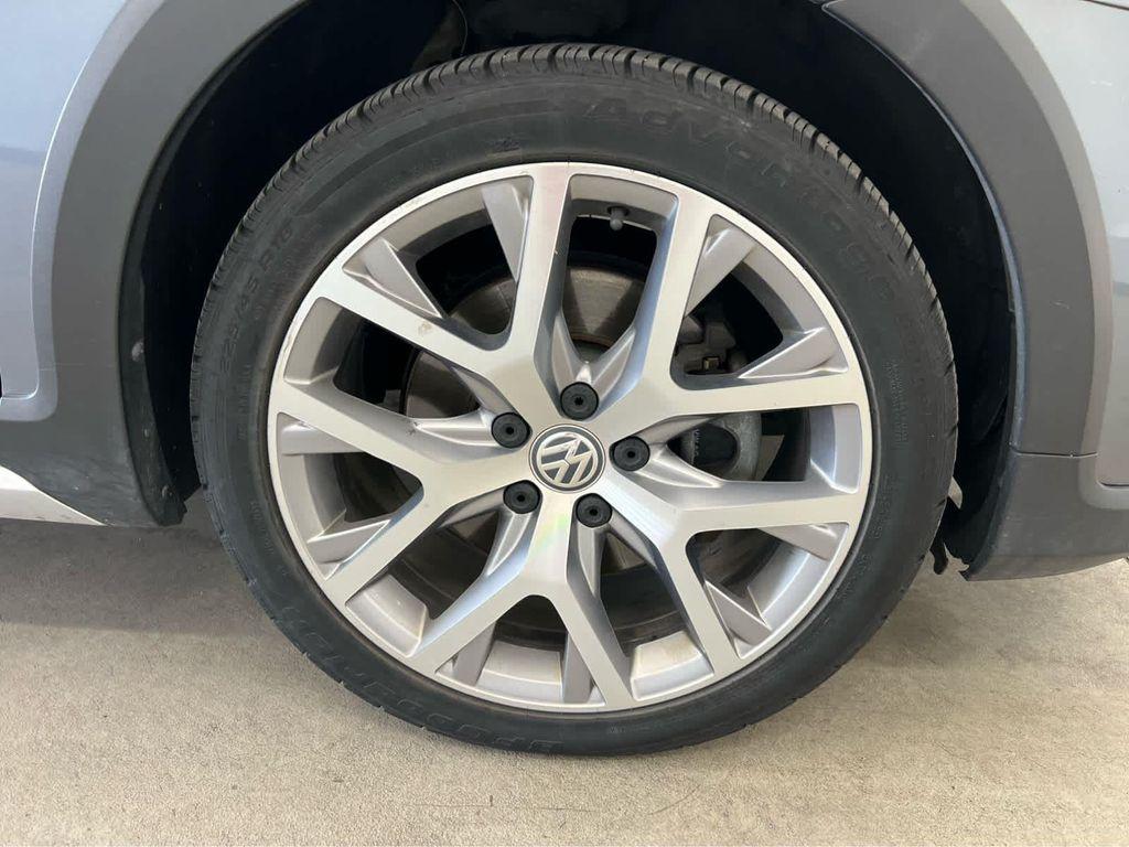 used 2017 Volkswagen Golf Alltrack car, priced at $11,787