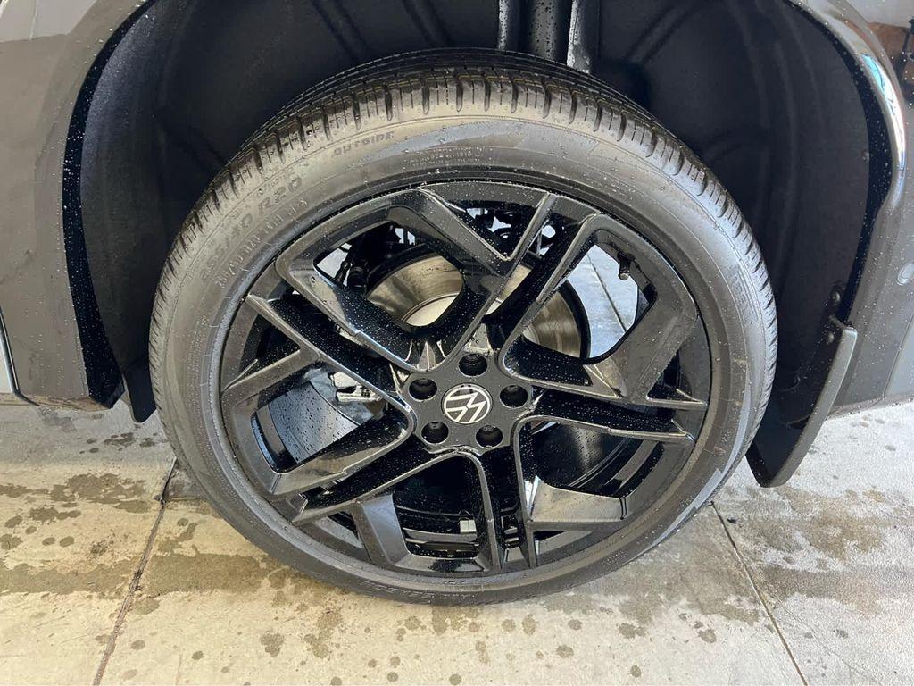 new 2026 Volkswagen Tiguan car, priced at $39,807