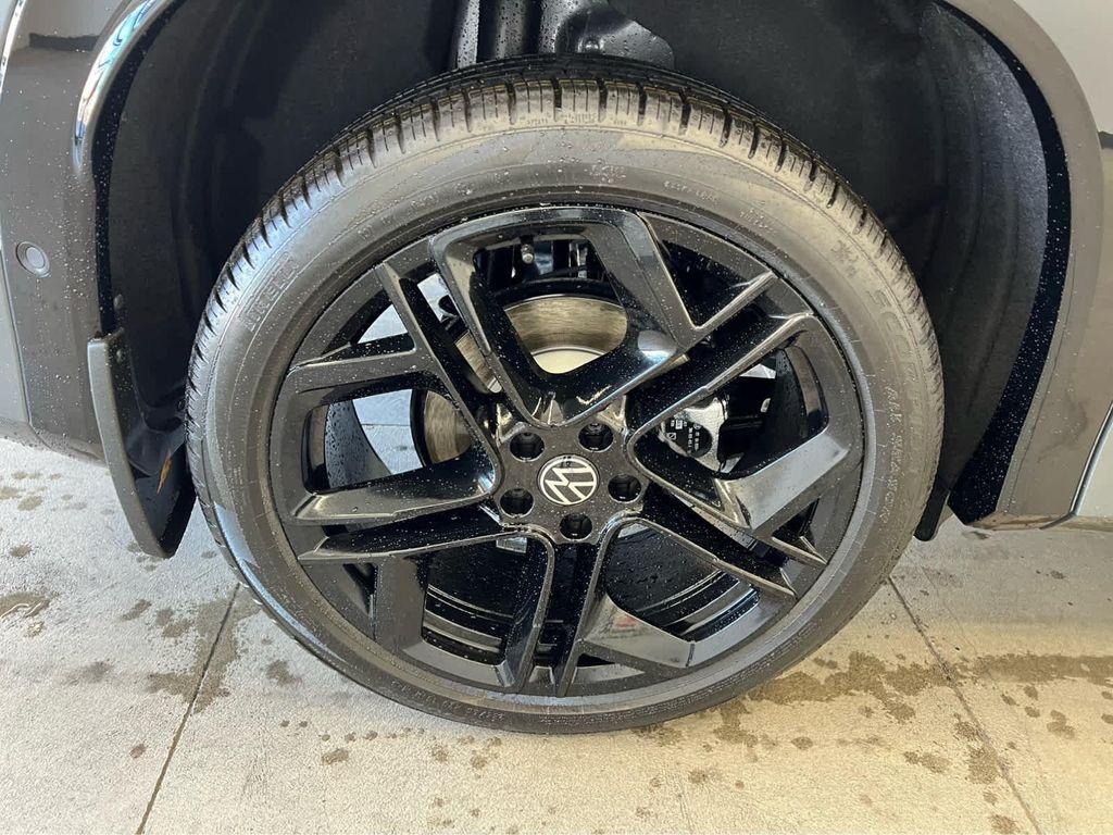 new 2026 Volkswagen Tiguan car, priced at $39,807