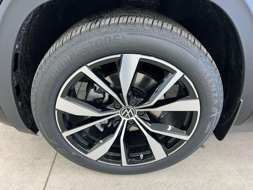 new 2026 Volkswagen Atlas Cross Sport car, priced at $54,978