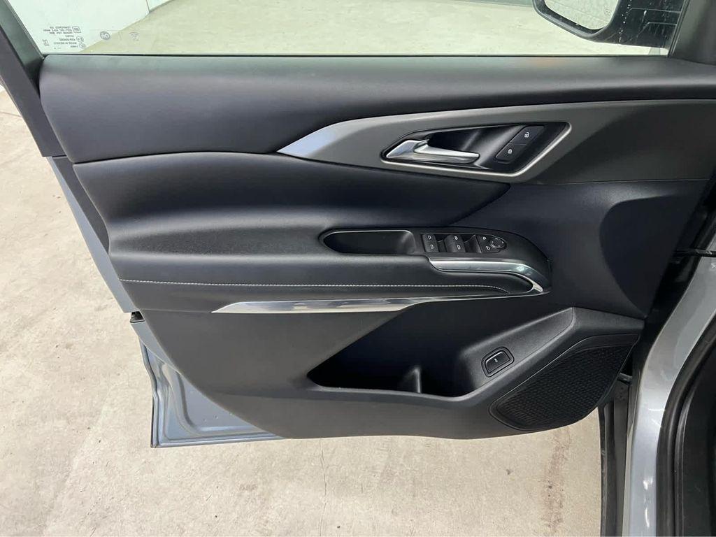 used 2024 Chevrolet Traverse car, priced at $35,755