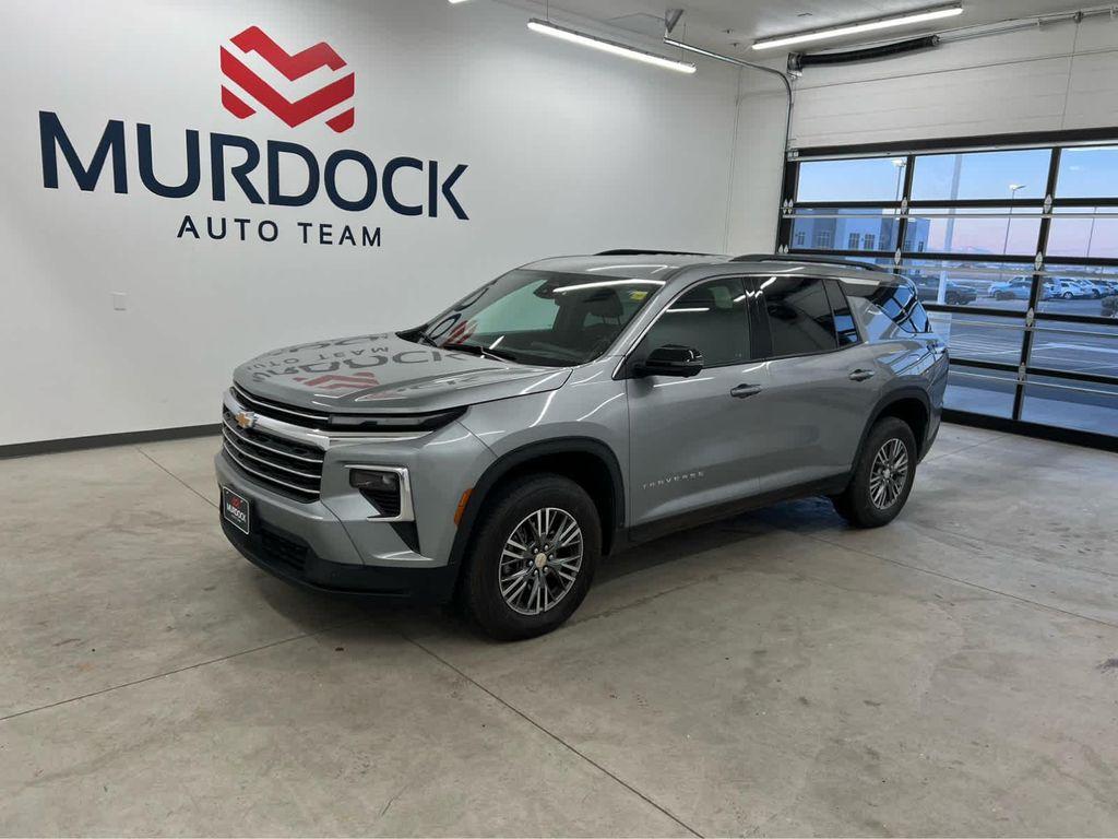 used 2024 Chevrolet Traverse car, priced at $35,755