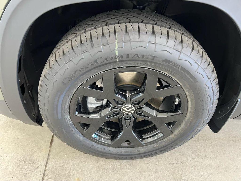 new 2026 Volkswagen Atlas car, priced at $49,253