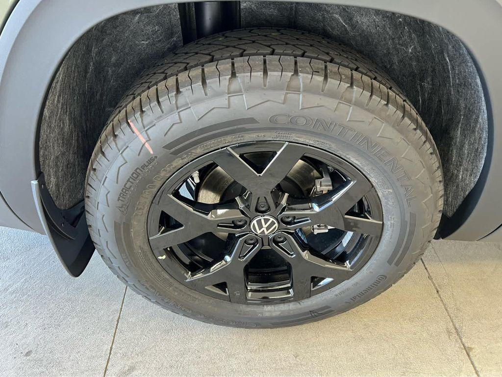 new 2026 Volkswagen Atlas car, priced at $49,253