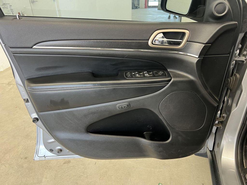 used 2015 Jeep Grand Cherokee car, priced at $14,496