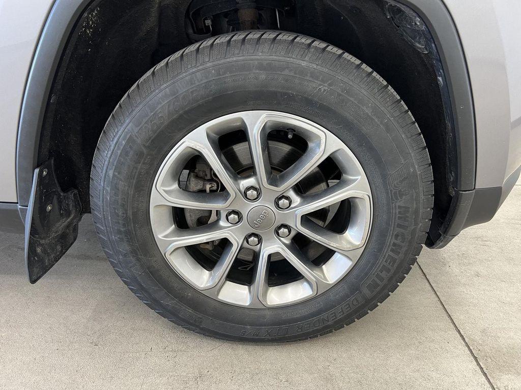 used 2015 Jeep Grand Cherokee car, priced at $14,496
