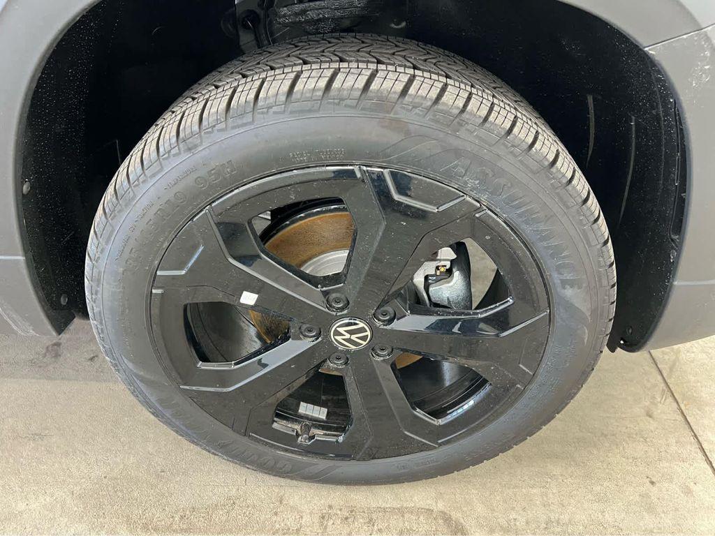 new 2026 Volkswagen Taos car