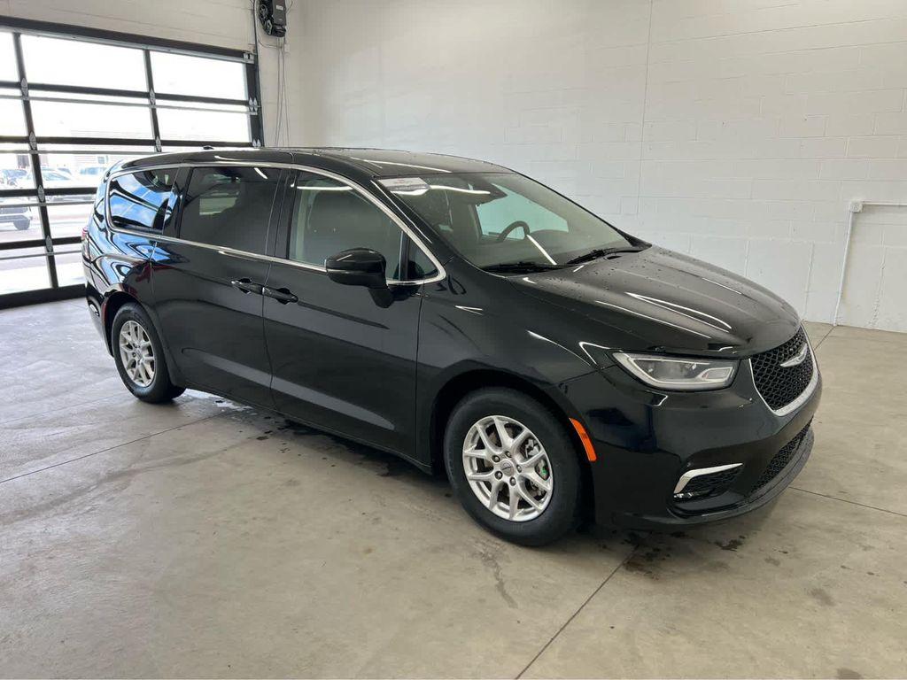 used 2023 Chrysler Pacifica car, priced at $26,524