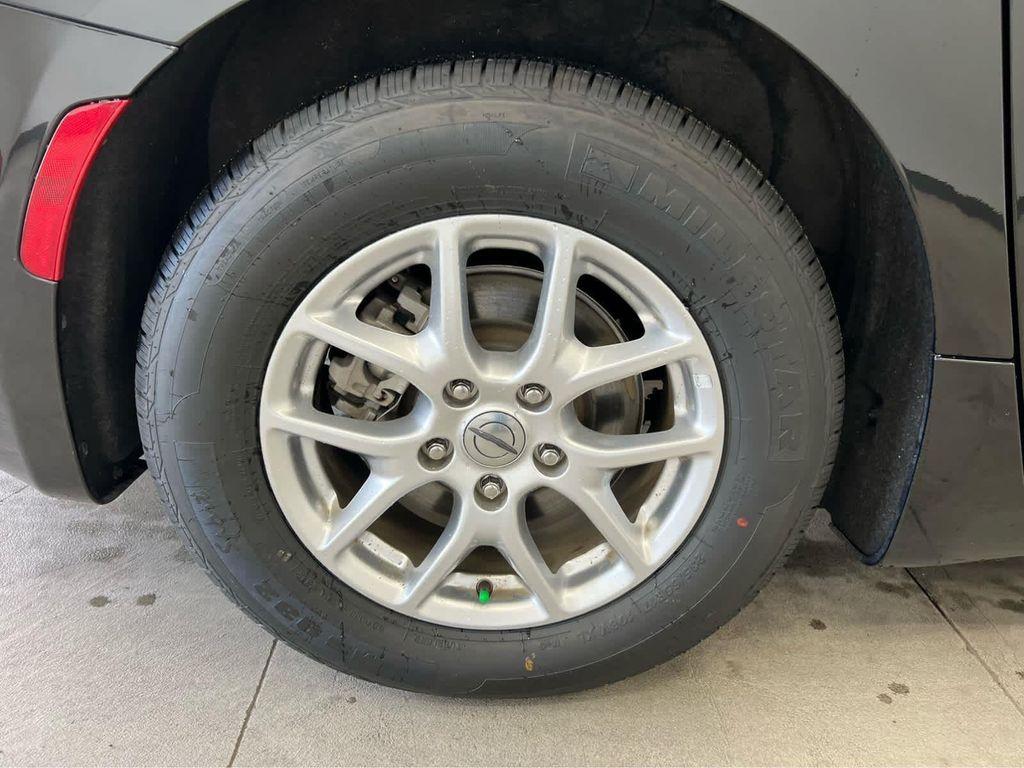 used 2023 Chrysler Pacifica car, priced at $26,524