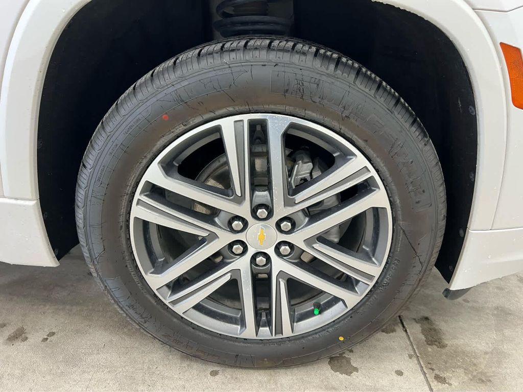 used 2023 Chevrolet Traverse car, priced at $38,373