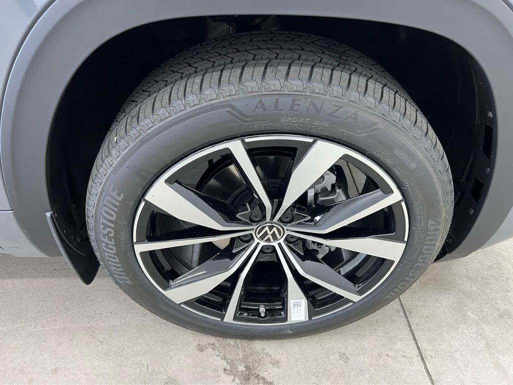 new 2026 Volkswagen Atlas Cross Sport car, priced at $55,456