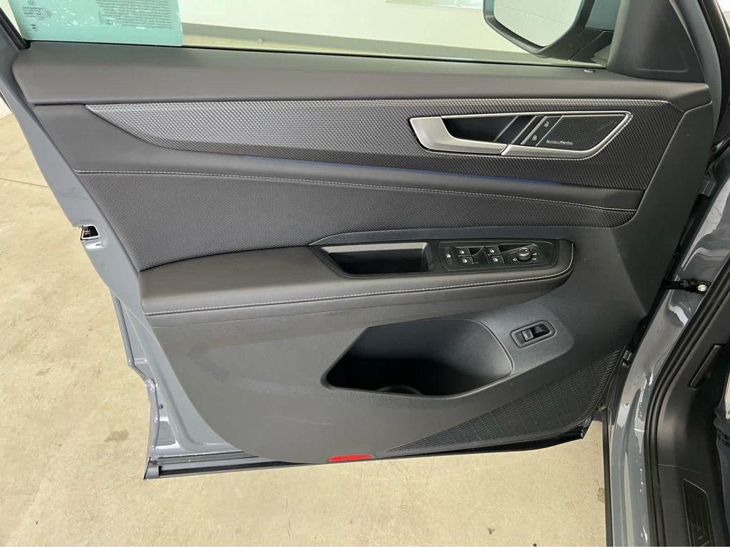 new 2026 Volkswagen Atlas Cross Sport car, priced at $55,456