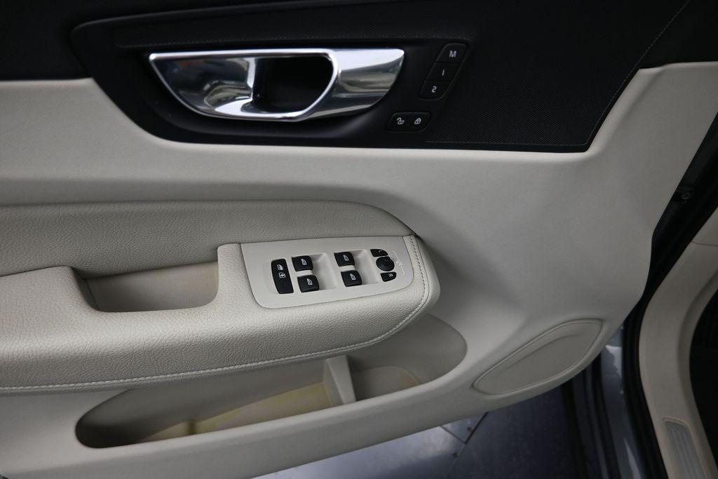 used 2020 Volvo XC60 car, priced at $23,922