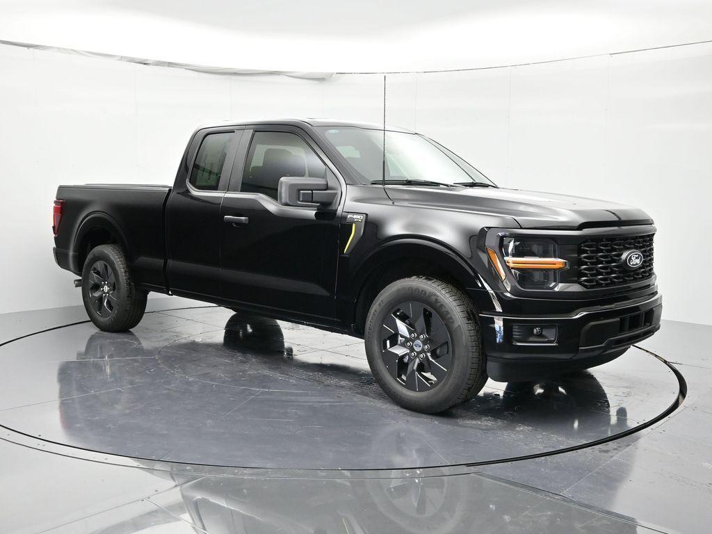 new 2025 Ford F-150 car, priced at $39,077
