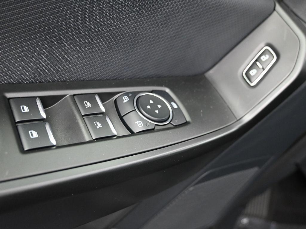 new 2025 Ford F-150 car, priced at $39,077