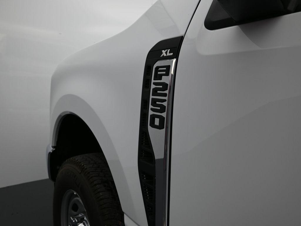 new 2025 Ford F-250 car