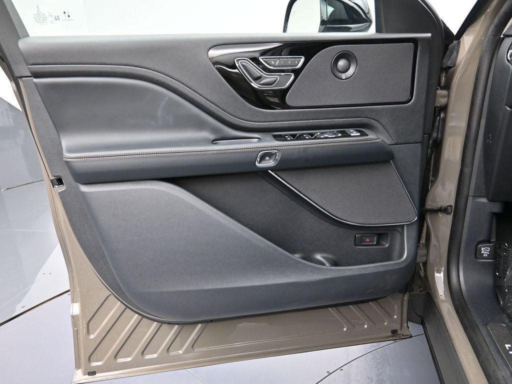 new 2025 Lincoln Aviator car, priced at $65,000