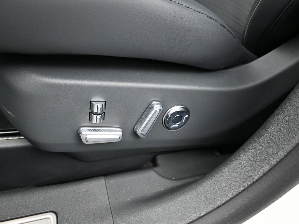 new 2025 Lincoln Nautilus car, priced at $68,371