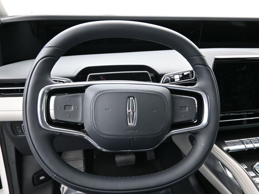 new 2025 Lincoln Nautilus car, priced at $68,371