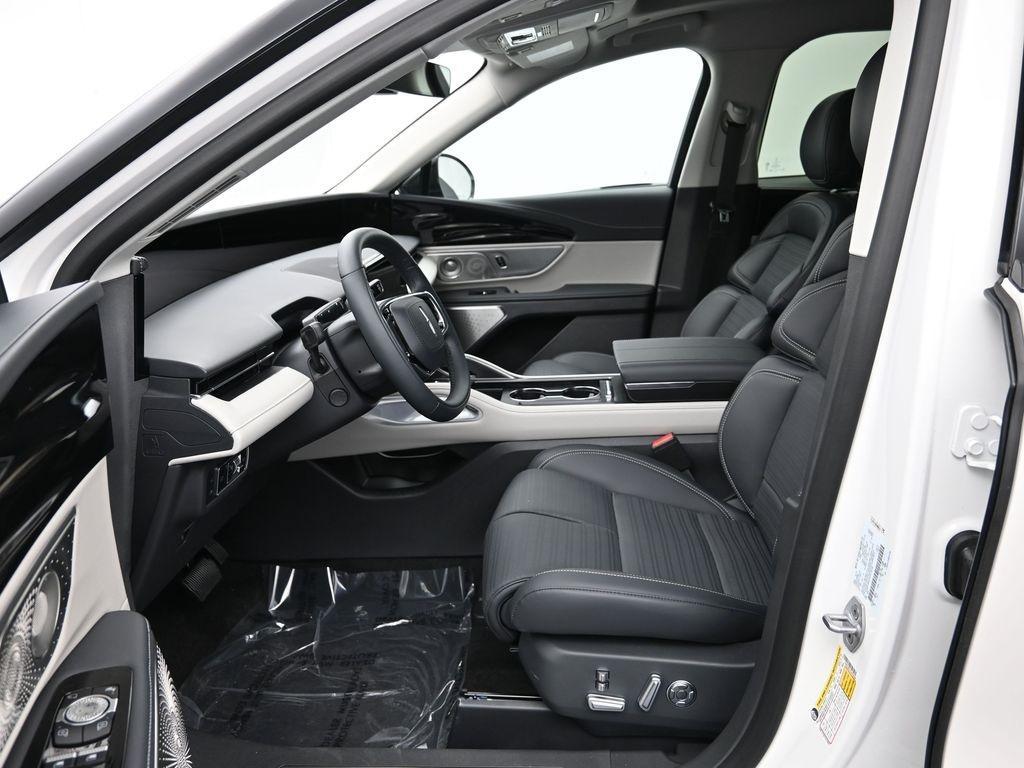 new 2025 Lincoln Nautilus car, priced at $68,371