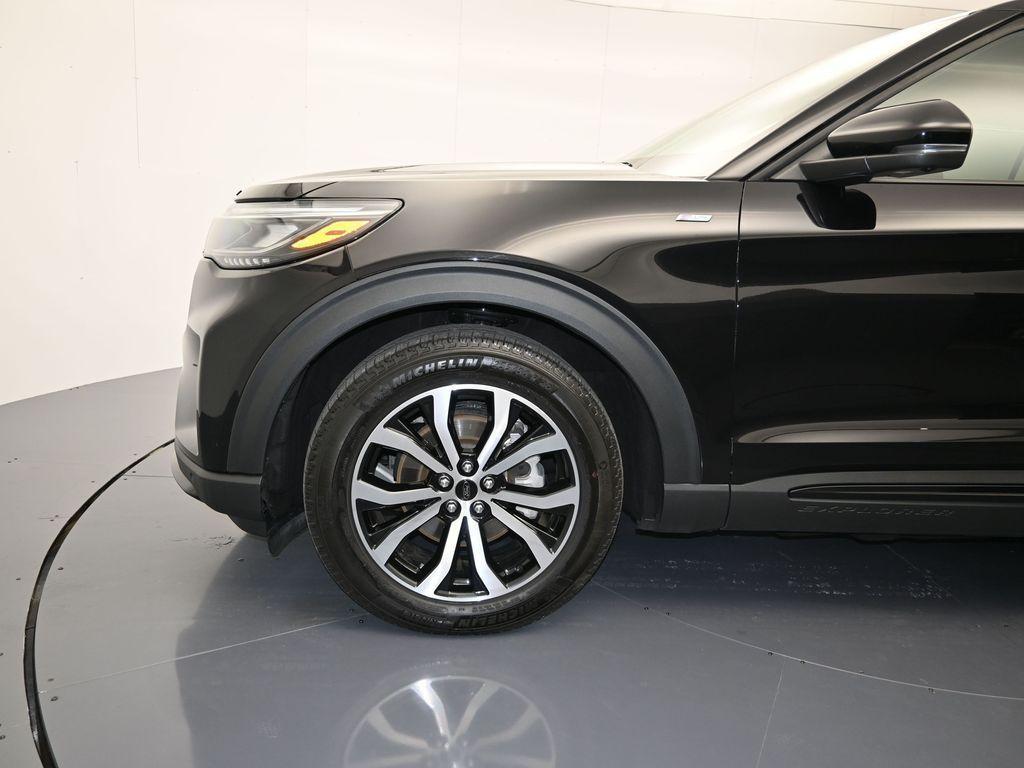 used 2025 Ford Explorer car, priced at $36,981