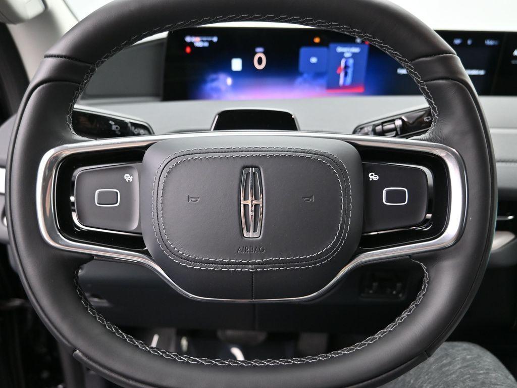 new 2026 Lincoln Navigator car, priced at $98,680