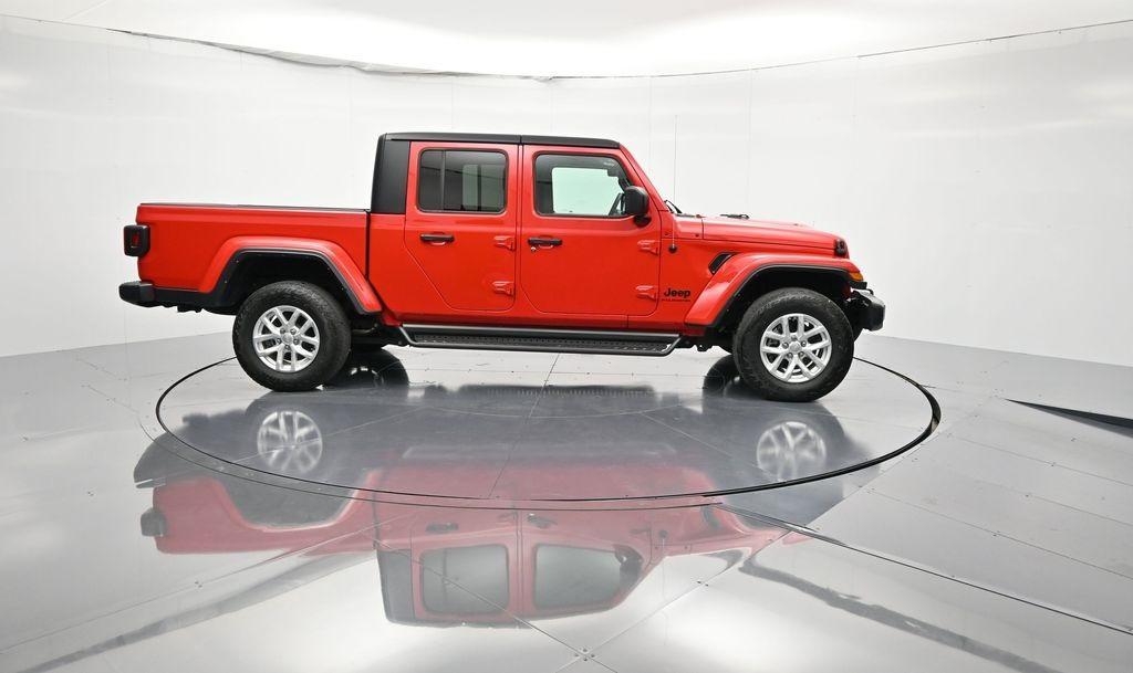 used 2023 Jeep Gladiator car, priced at $30,947