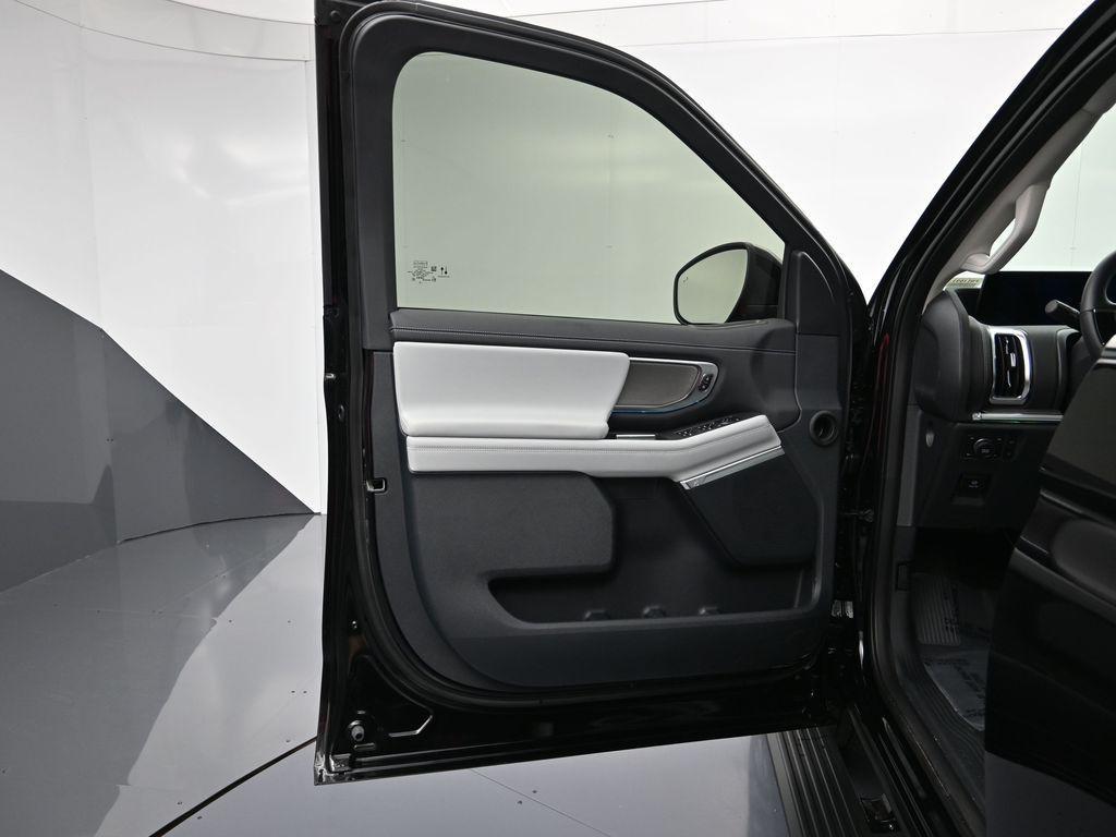 new 2026 Ford Expedition car, priced at $81,250