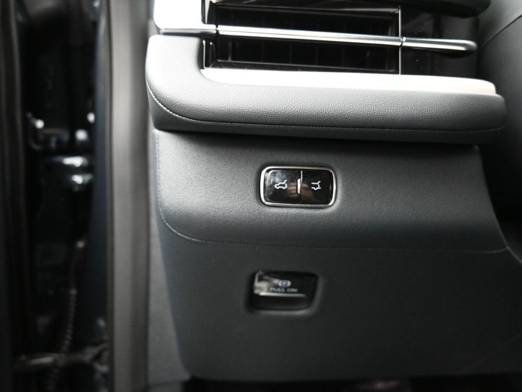 new 2026 Lincoln Navigator L car, priced at $110,949