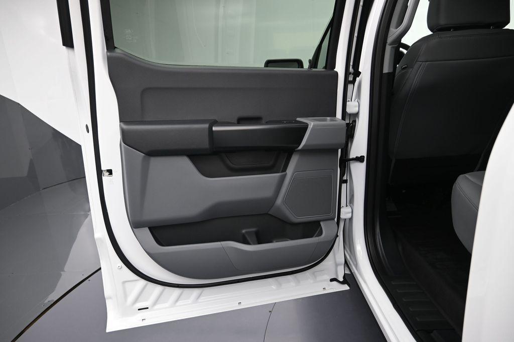 new 2026 Ford F-150 car, priced at $48,915