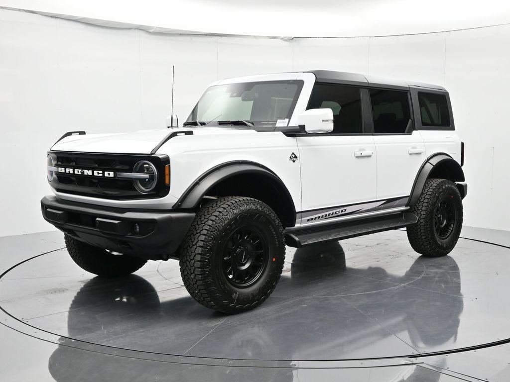 new 2025 Ford Bronco car, priced at $66,284