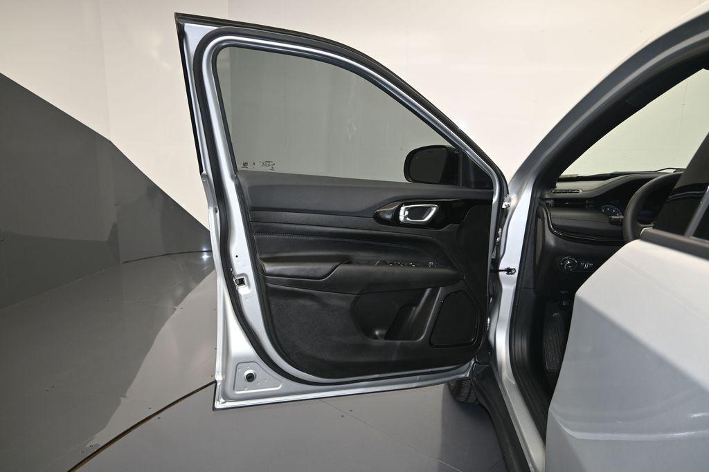 used 2025 Jeep Compass car, priced at $23,704