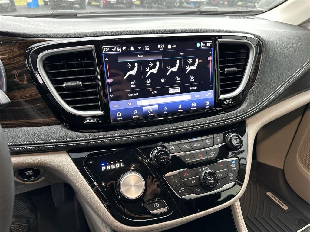 used 2024 Chrysler Pacifica car, priced at $39,889