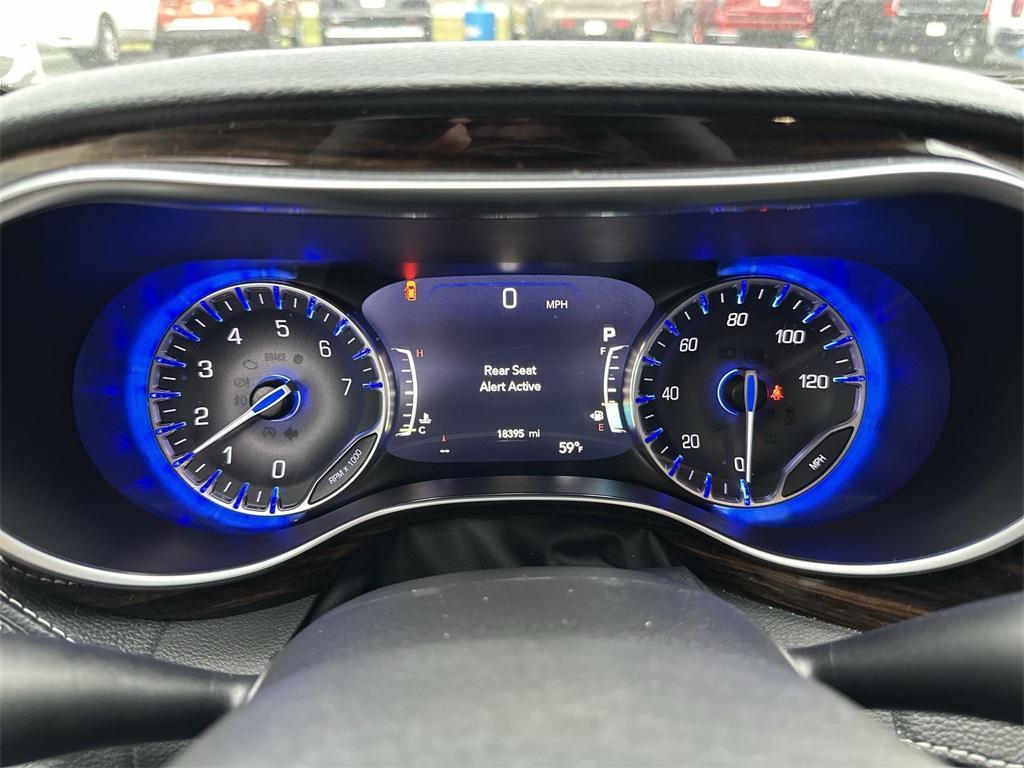 used 2024 Chrysler Pacifica car, priced at $39,889