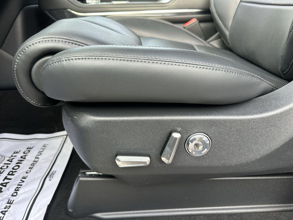 new 2026 Lincoln Navigator car, priced at $95,073