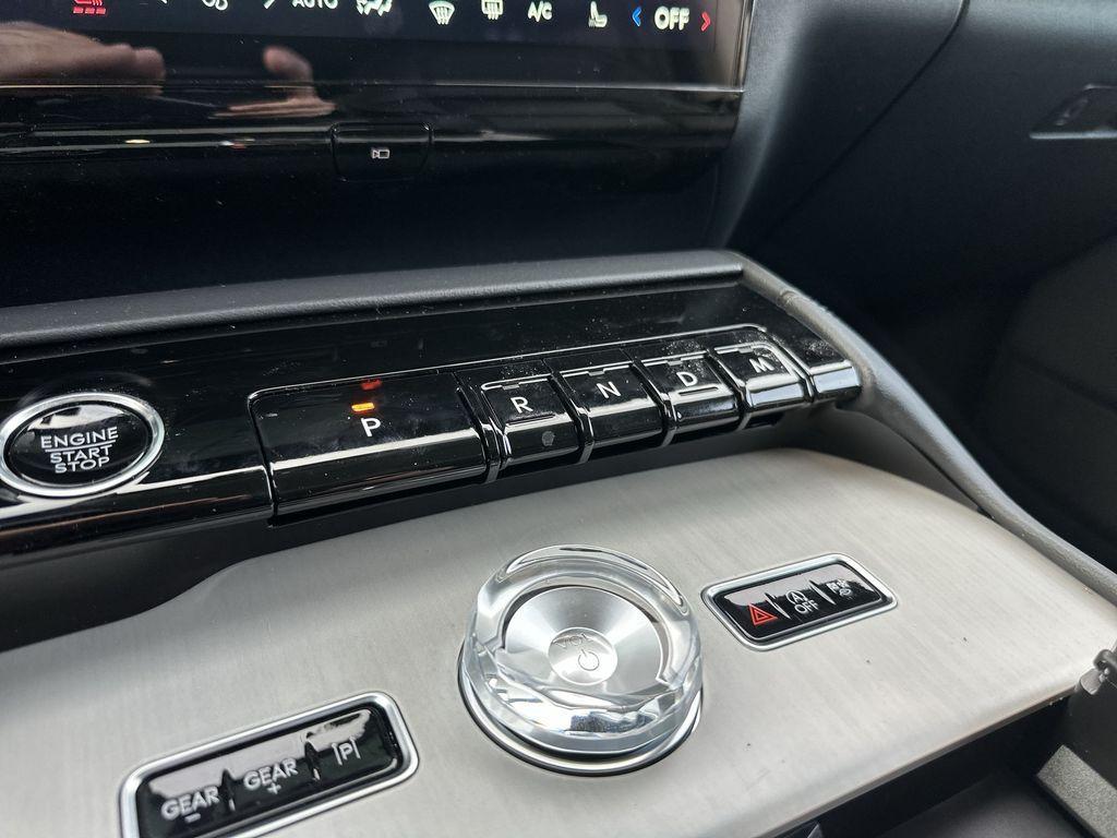 new 2026 Lincoln Navigator car, priced at $95,073